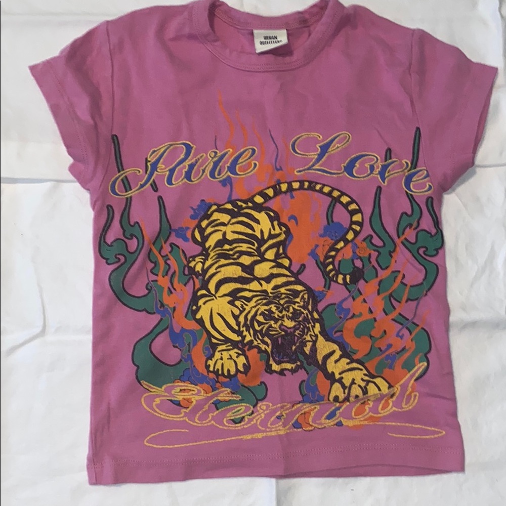 Urban Outfitters Pink Graphic Tee with Tiger Design (never worn)